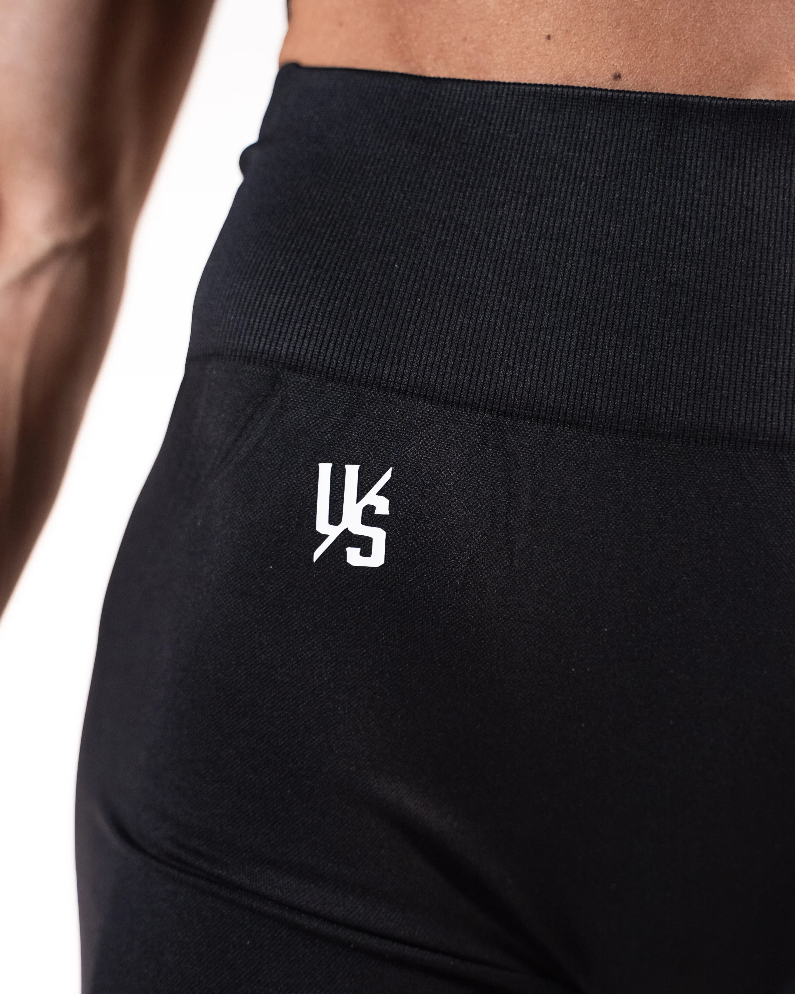 Seamless Performance Shorts